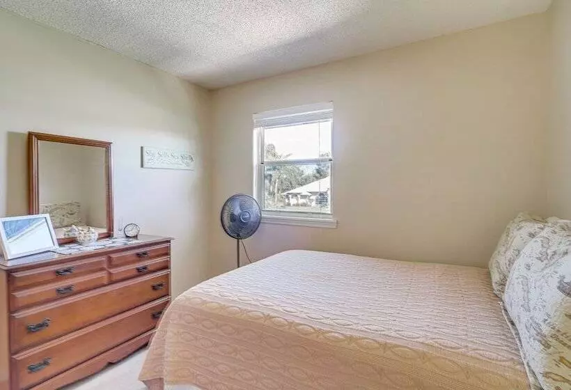 Sebastian Home W/ Large Deck Near Golfing & Beach