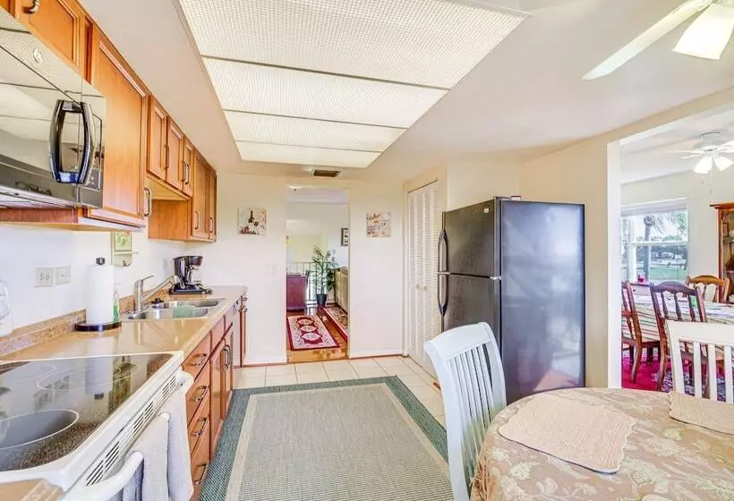 Sebastian Home W/ Large Deck Near Golfing & Beach