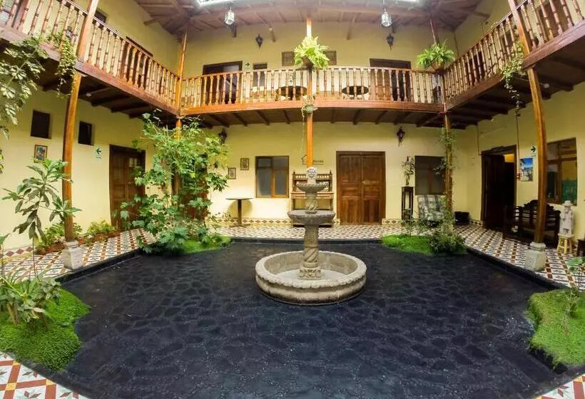 هتل Casa Bonita Colonial