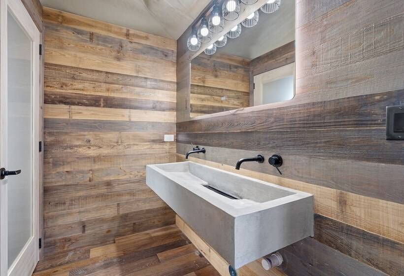 Отель Outdoorsy Hill Country