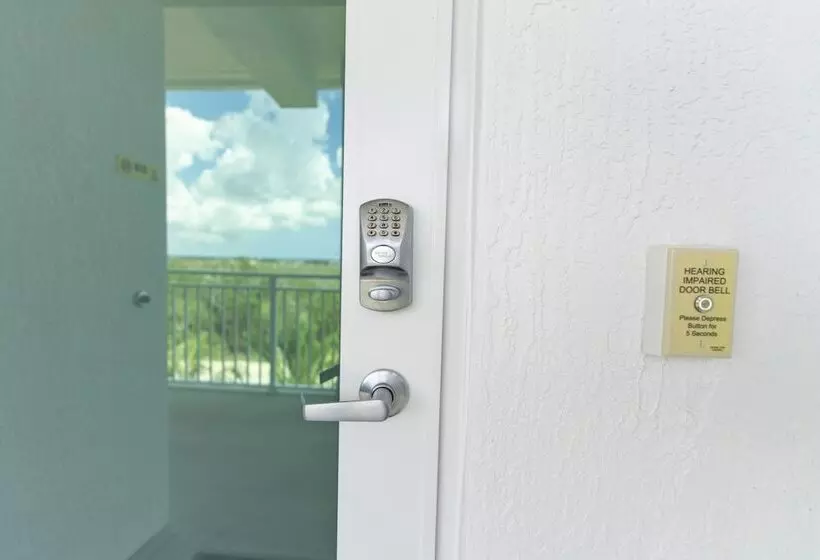 Sugarloaf Key Hotel At Koa Resort