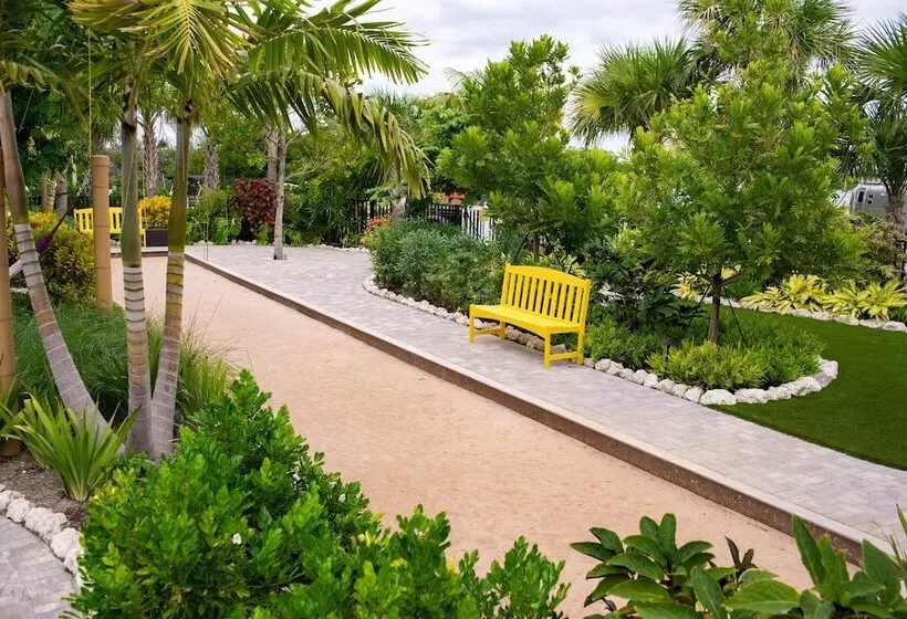 Sugarloaf Key Hotel At Koa Resort