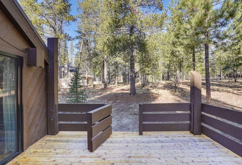 Inviting Sunriver Cabin W/ Resort Amenities!