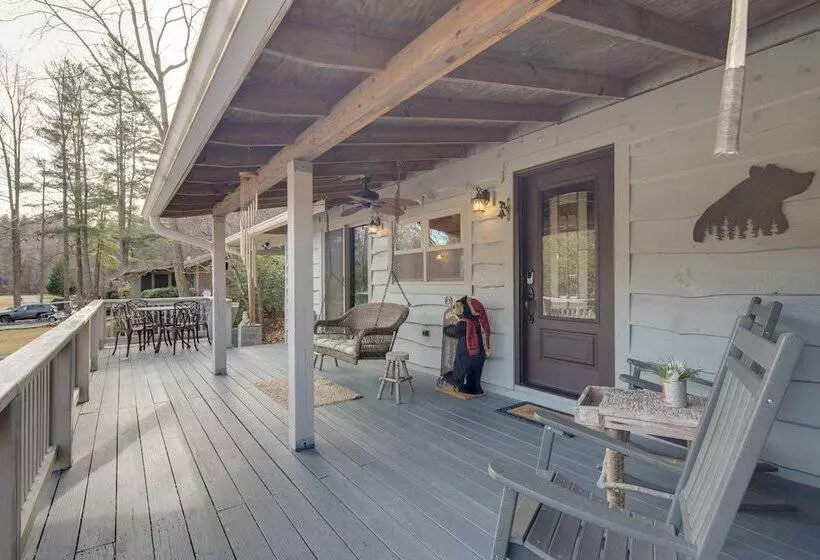Lake Lure Village Cabin, 3 Mi To Chimney Rock!