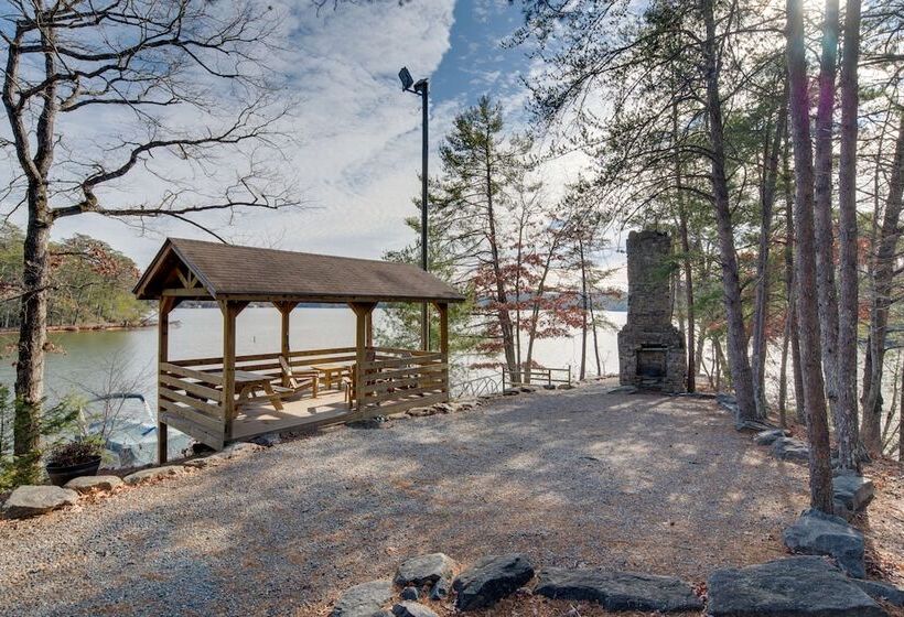 Lake Lure Village Cabin, 3 Mi To Chimney Rock!