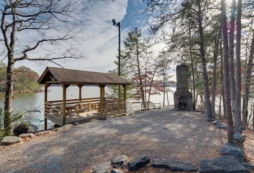Lake Lure Village Cabin, 3 Mi To Chimney Rock!