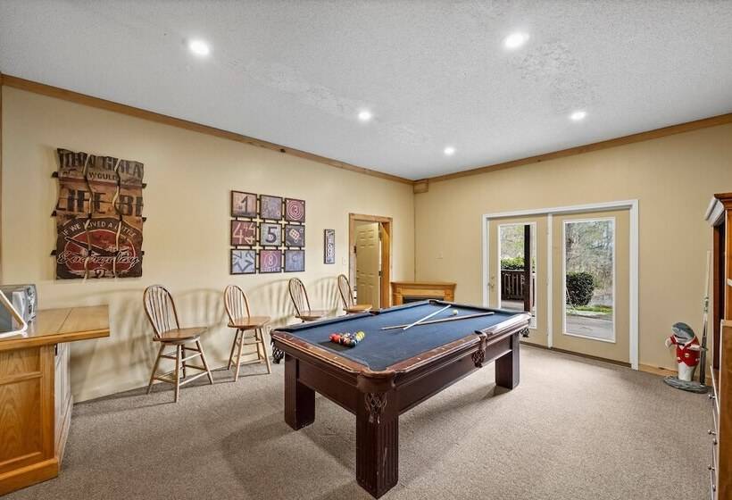 Lakeside Lodge By Avantstay Hot Tub + Dock