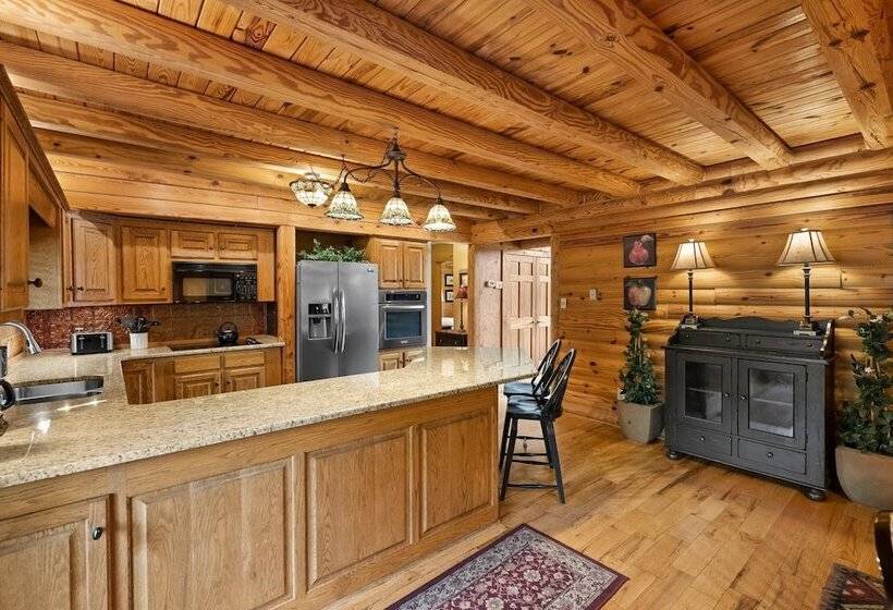 Lakeside Lodge By Avantstay Hot Tub + Dock