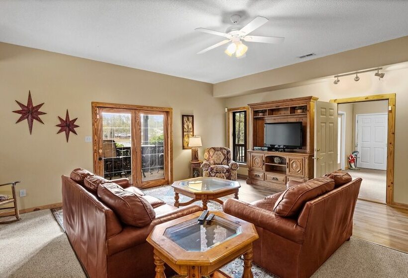 Lakeside Lodge By Avantstay Hot Tub + Dock