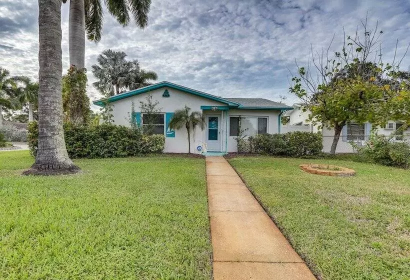 Lovely St Pete Beach Cottage, Walk To Beach & Town