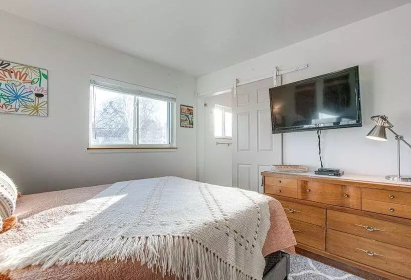 10 Mi To Dtwn Denver: Lakewood Home W/ Patio