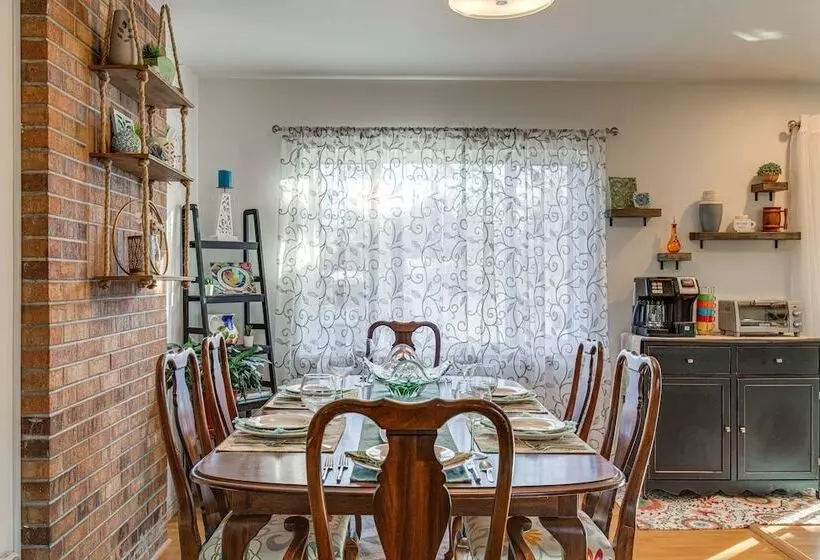 10 Mi To Dtwn Denver: Lakewood Home W/ Patio