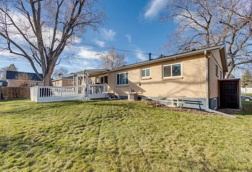 10 Mi To Dtwn Denver: Lakewood Home W/ Patio