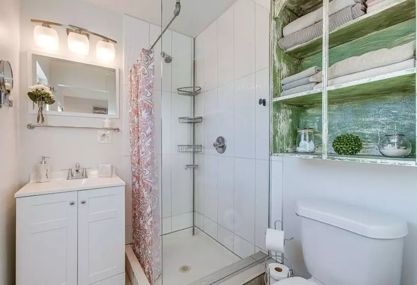 10 Mi To Dtwn Denver: Lakewood Home W/ Patio