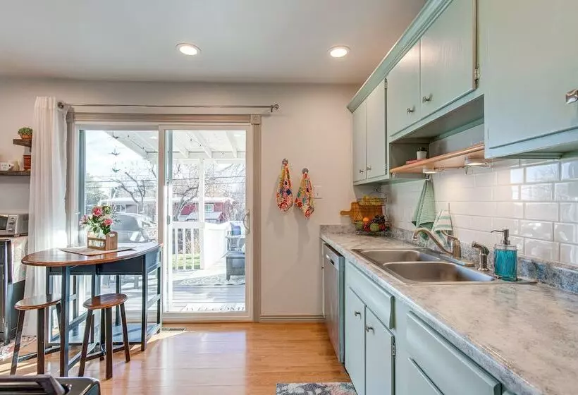 10 Mi To Dtwn Denver: Lakewood Home W/ Patio