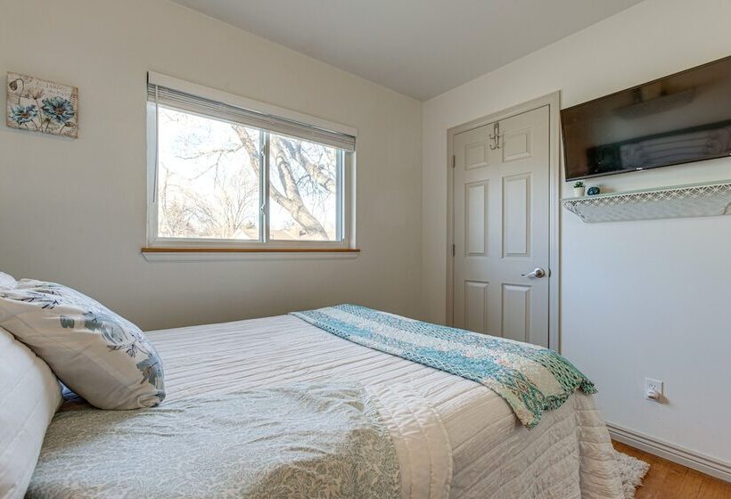 10 Mi To Dtwn Denver: Lakewood Home W/ Patio
