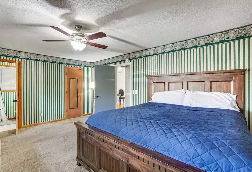 Mount Pleasant Home W/ Yard, Sunroom & Game Room!