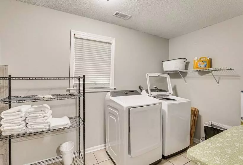 Mount Pleasant Home W/ Yard, Sunroom & Game Room!