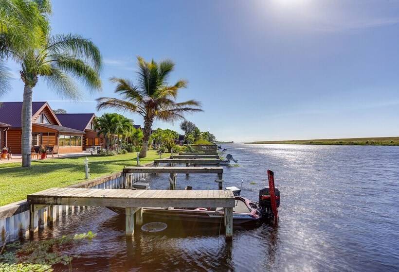 Okeechobee Cabin W/ Patio & Community Pool!