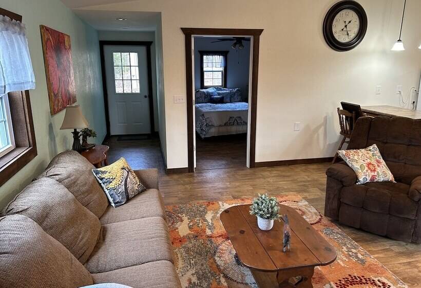 Пансион Dragonfly Meadows Guesthouse