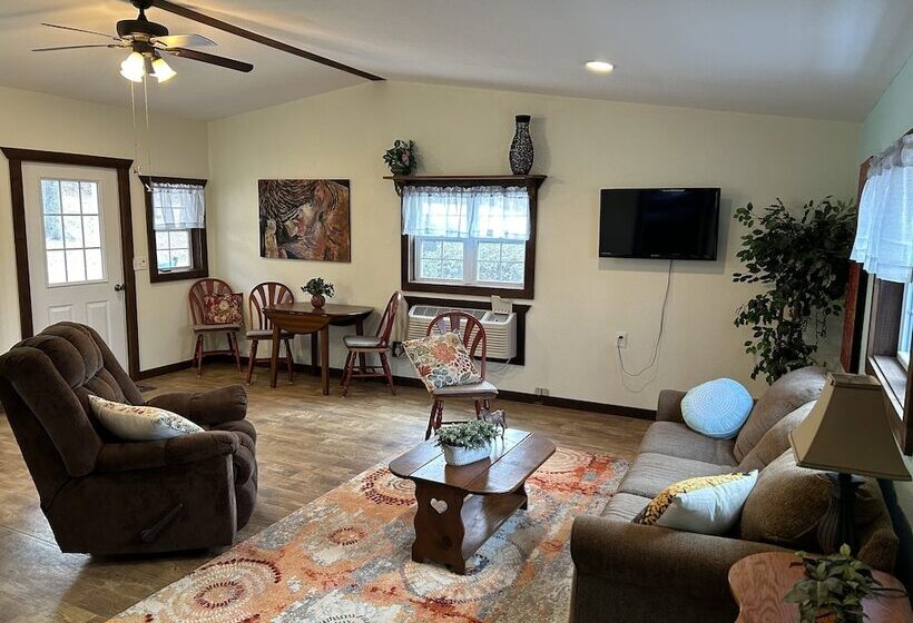 Пансион Dragonfly Meadows Guesthouse