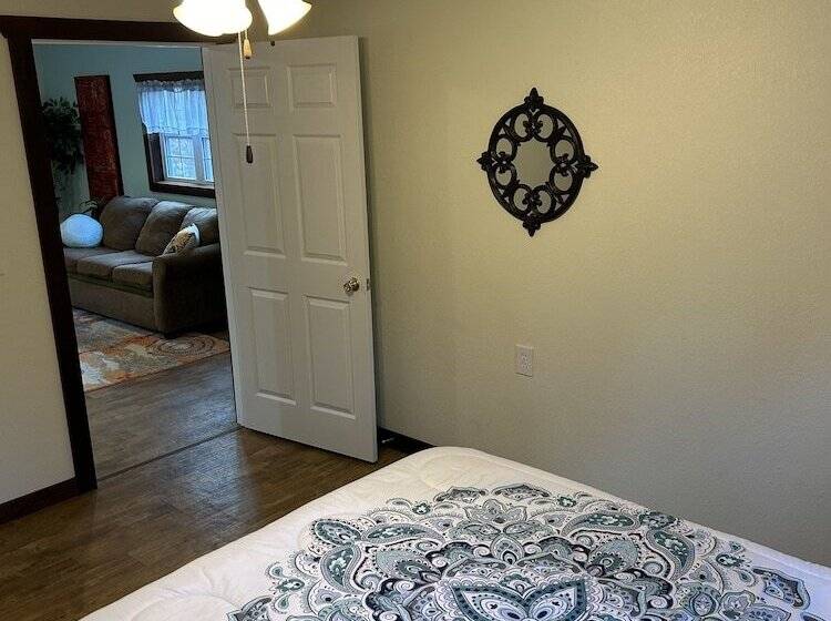 Пансион Dragonfly Meadows Guesthouse