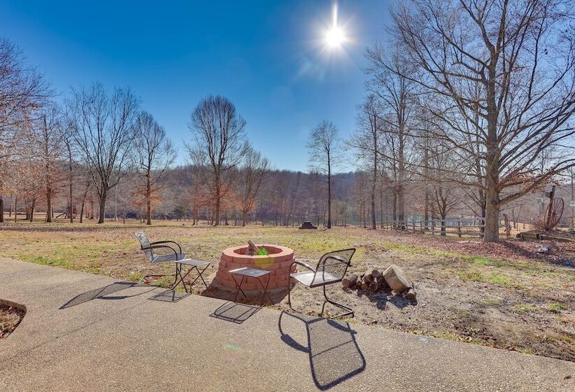 Pet Friendly Emerald Lake Retreat In Charlestown!