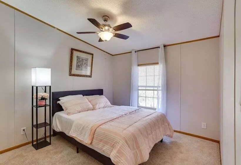 Pet Friendly Emerald Lake Retreat In Charlestown!