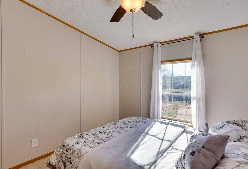 Pet Friendly Emerald Lake Retreat In Charlestown!