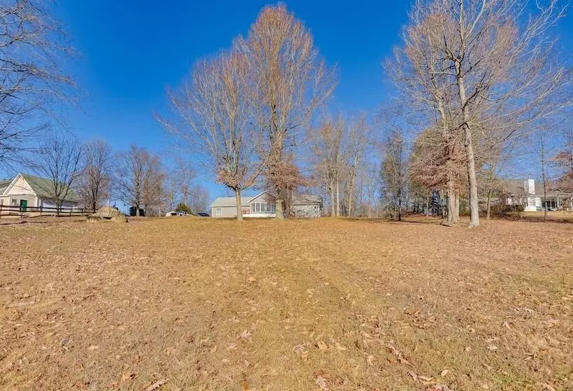 Pet Friendly Emerald Lake Retreat In Charlestown!