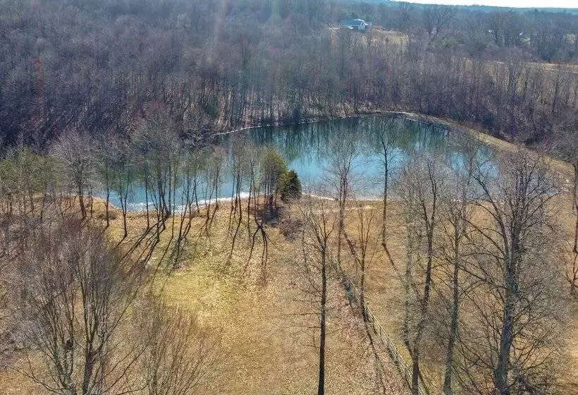 Pet Friendly Emerald Lake Retreat In Charlestown!