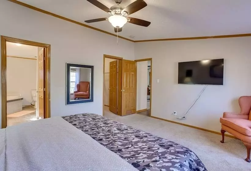 Pet Friendly Emerald Lake Retreat In Charlestown!