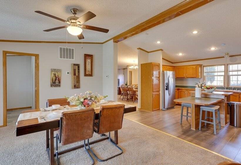 Pet Friendly Emerald Lake Retreat In Charlestown!