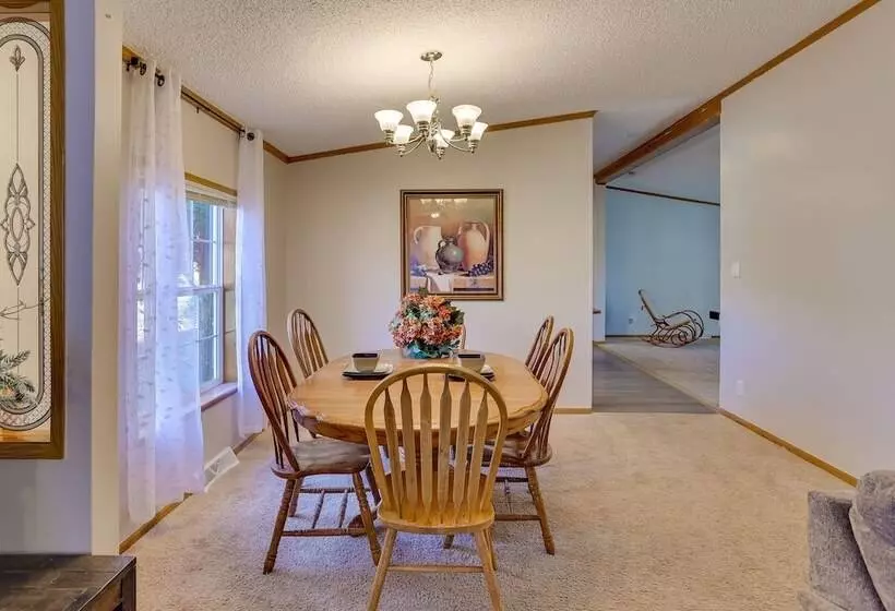 Pet Friendly Emerald Lake Retreat In Charlestown!