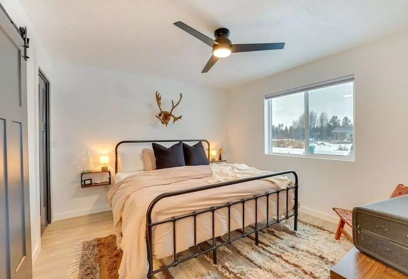 Family Friendly Donnelly Home W/ Private Hot Tub!