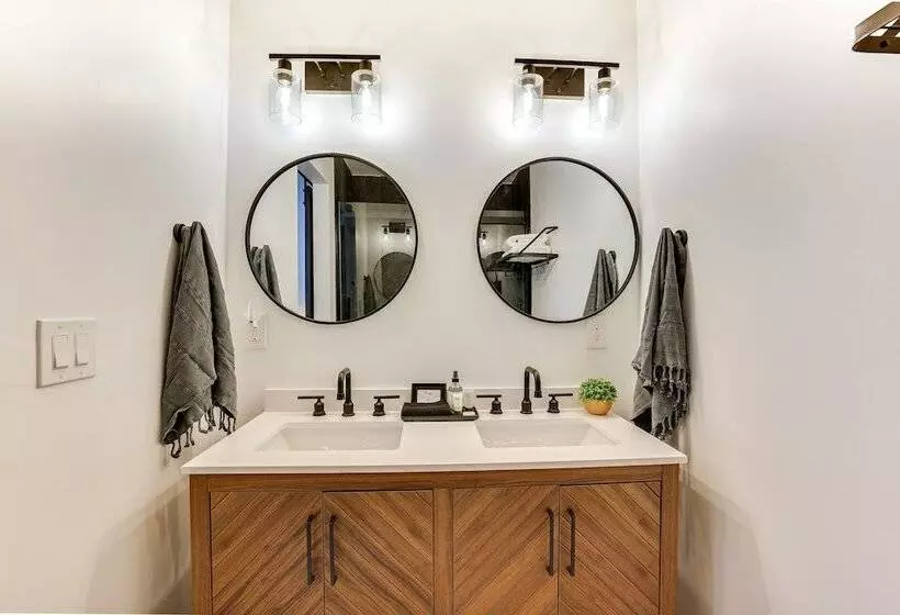 Family Friendly Donnelly Home W/ Private Hot Tub!