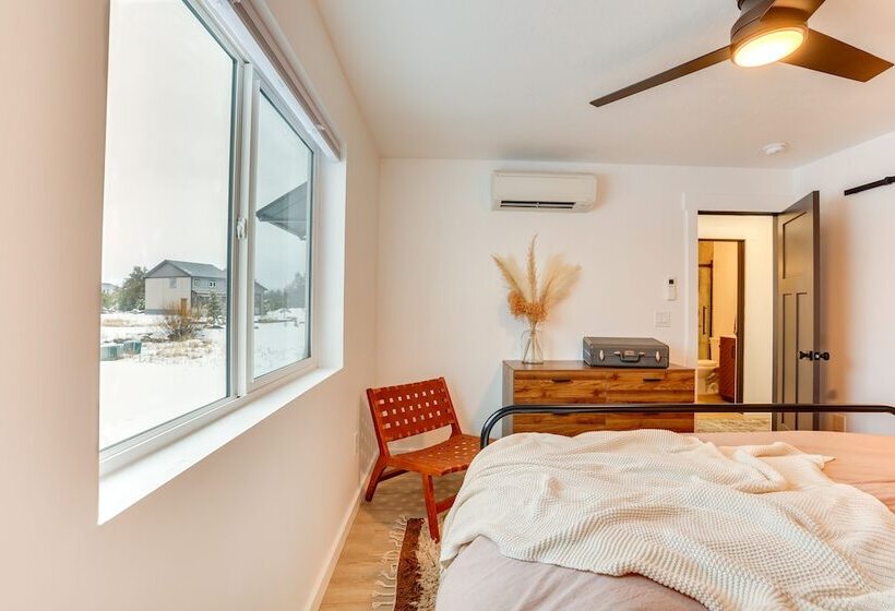 Family Friendly Donnelly Home W/ Private Hot Tub!