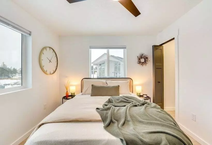 Family Friendly Donnelly Home W/ Private Hot Tub!