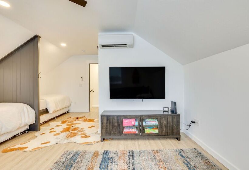 Family Friendly Donnelly Home W/ Private Hot Tub!