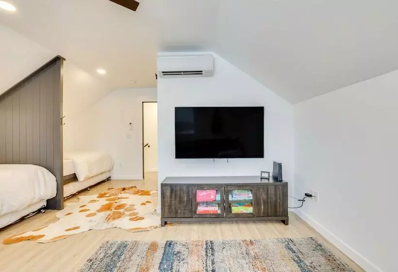 Family Friendly Donnelly Home W/ Private Hot Tub!