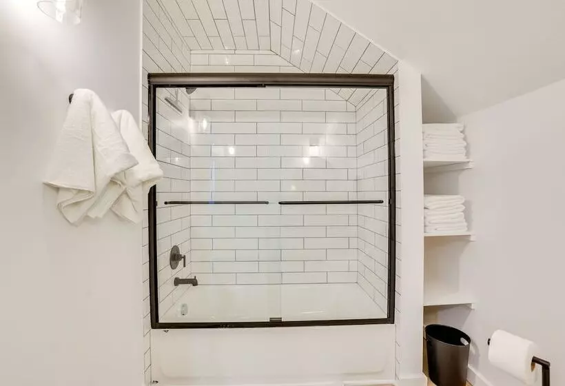 Family Friendly Donnelly Home W/ Private Hot Tub!