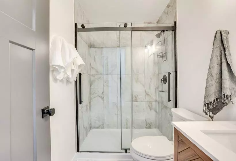 Family Friendly Donnelly Home W/ Private Hot Tub!