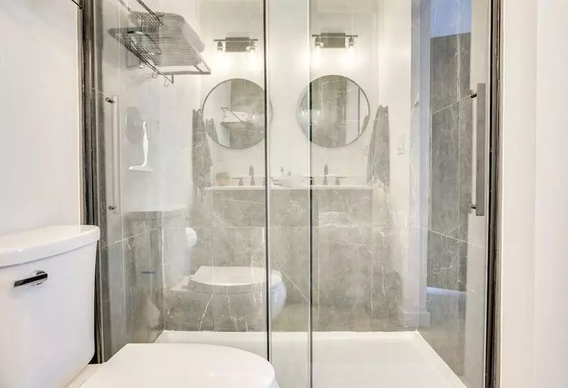 Family Friendly Donnelly Home W/ Private Hot Tub!