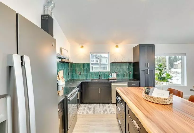 Family Friendly Donnelly Home W/ Private Hot Tub!