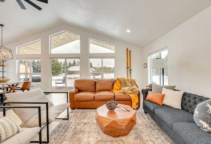 Family Friendly Donnelly Home W/ Private Hot Tub!