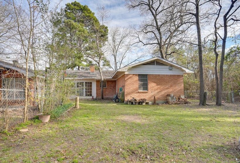 Pet Friendly Louisiana Abode Near Fishing & Hiking