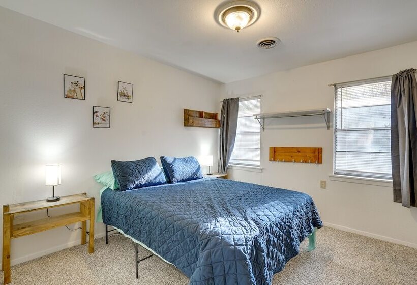 Pet Friendly Louisiana Abode Near Fishing & Hiking