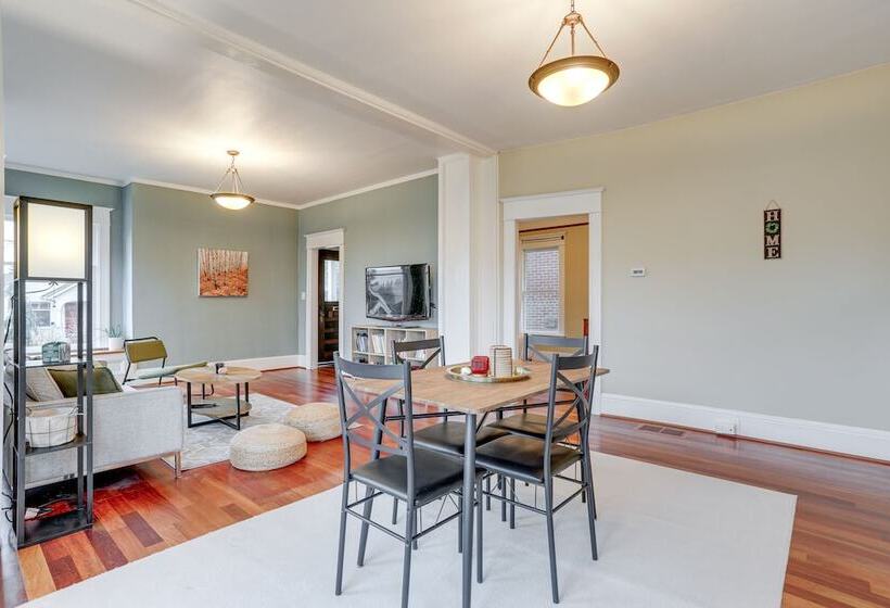 Pet Friendly Seattle Home ~ 6 Mi To Downtown!