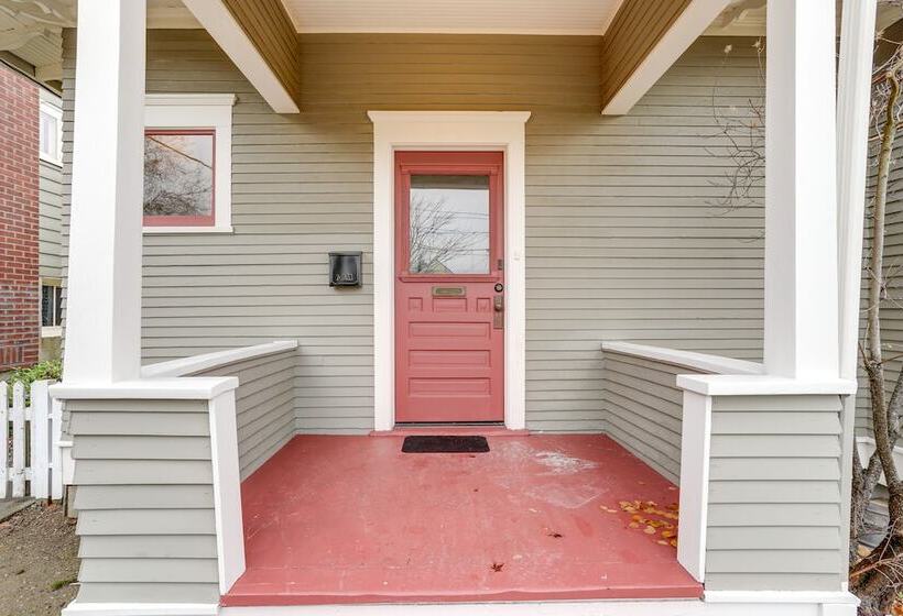 Pet Friendly Seattle Home ~ 6 Mi To Downtown!