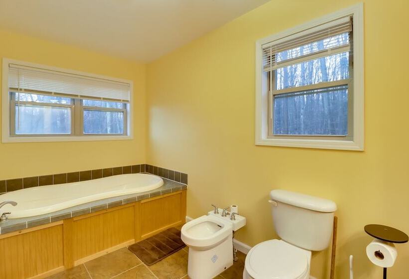 Poconos Retreat W/ Lake & Mountain Views!